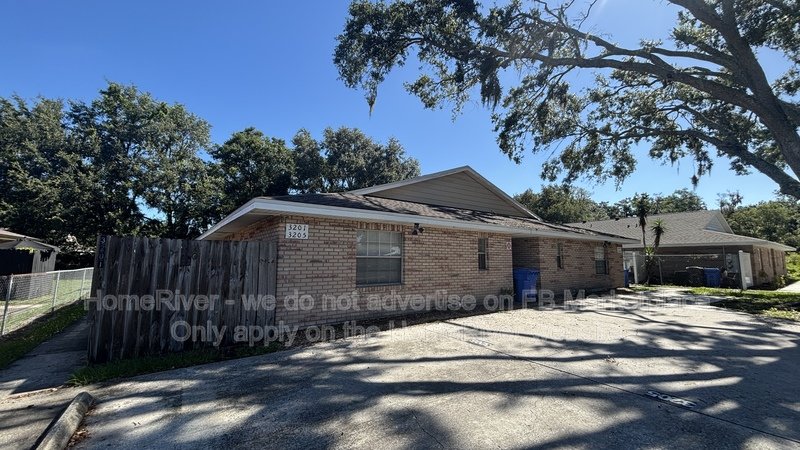 Move In Ready!- 3201 Bloomingdale Villas Ct. property image