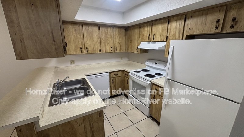 Move In Ready!- 3201 Bloomingdale Villas Ct. property image