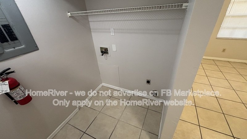 Move In Ready!- 3201 Bloomingdale Villas Ct. property image