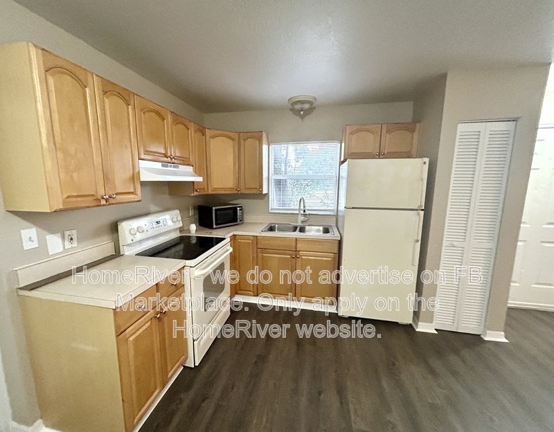 Move In Ready! - 2866 Emerson Ave S Saint Petersburg, FL 33712 property image