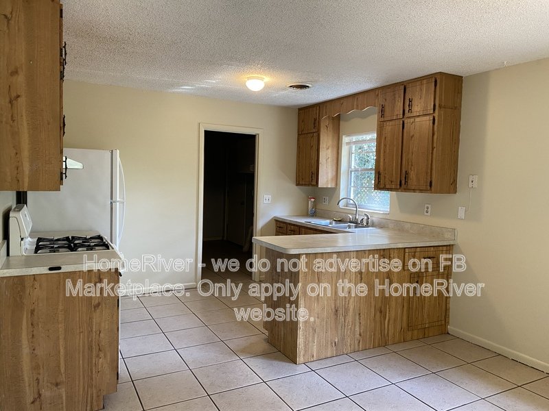 No Showings until 3/16 (5242 SE 114th St) property image