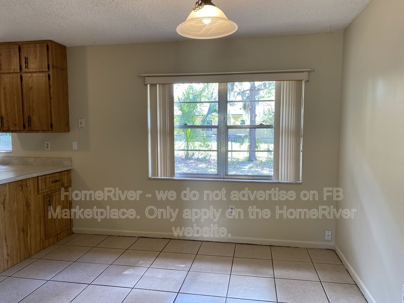 No Showings until 3/16 (5242 SE 114th St) property image