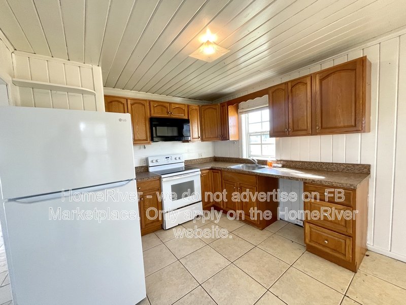 Available Now - 425 South Blvd E property image