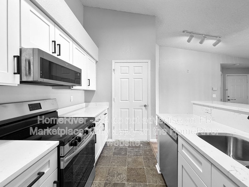 Move in Ready! 5124 Park Central Dr Apt 528 property image