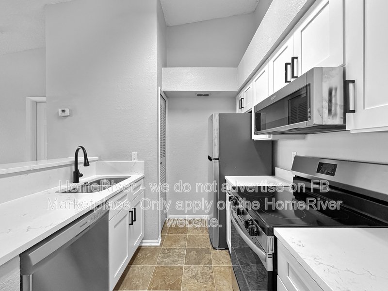 Move in Ready! 5124 Park Central Dr Apt 528 property image