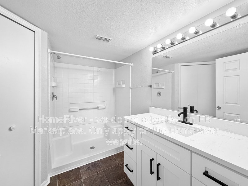 Move in Ready! 5124 Park Central Dr Apt 528 property image