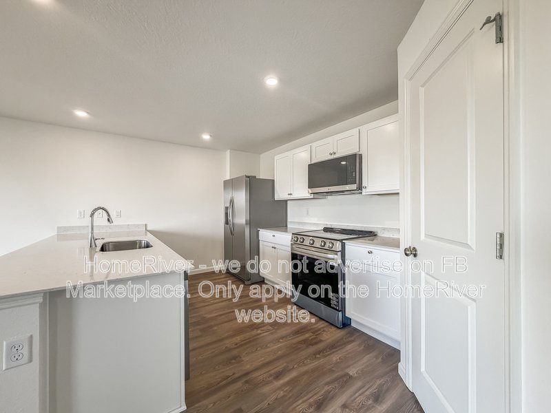 Available Now! Amazing 4 bedroom 2.5 bath home! property image