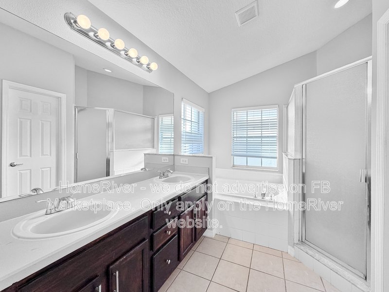 Available Now! Amazing 3 bed 2 bath home! property image