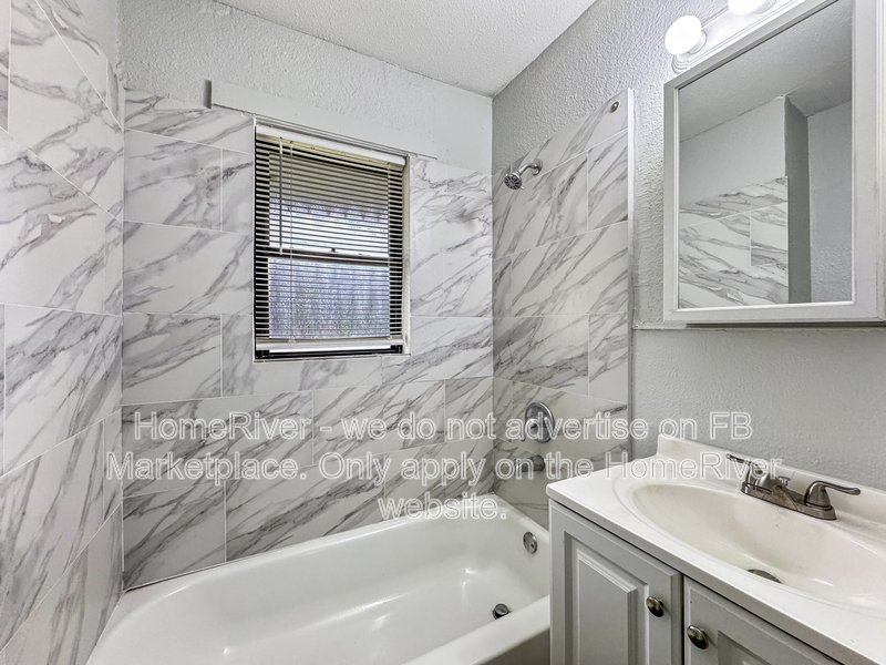 Available Now! Amazing 3 bed 2 bath home! property image