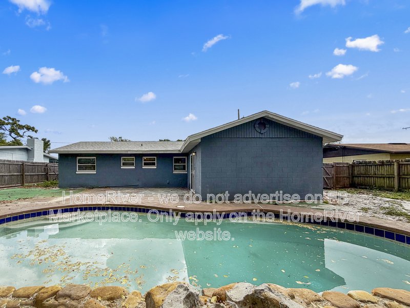 POOL! APPLY NOW!1632 HERNANDES DR property image