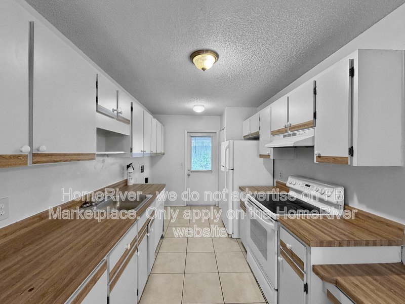 Apply Now!!! 459 E ROSEWOOD LN UNIT 157 property image