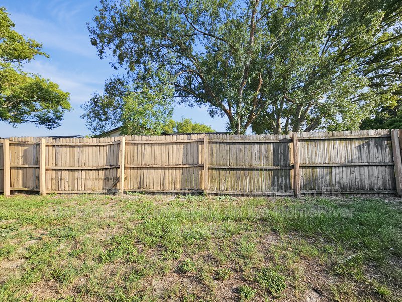 Available Now | Pets Welcome |  3Beds property image