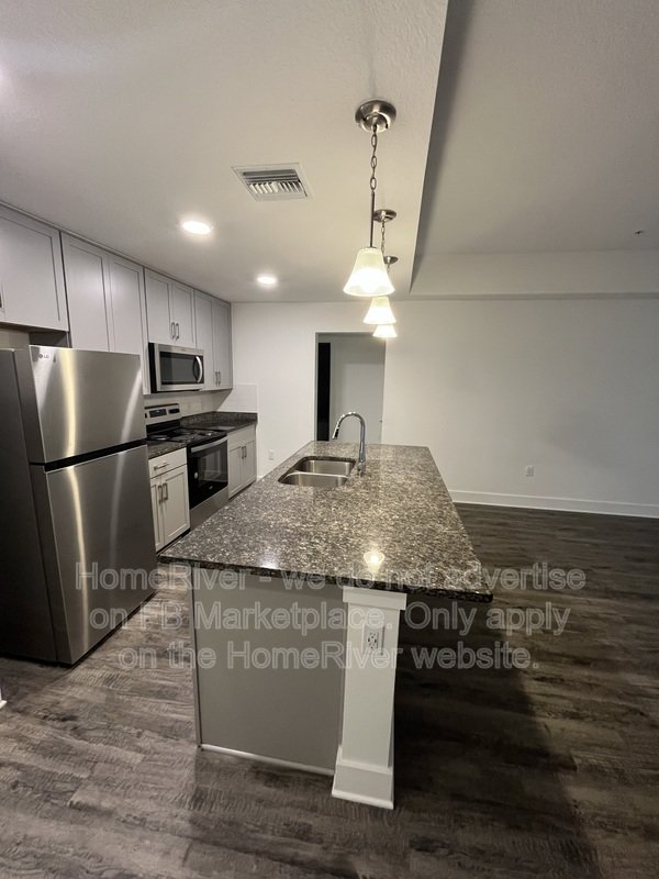 3 BD/ 2BA I First Floor I Condo property image