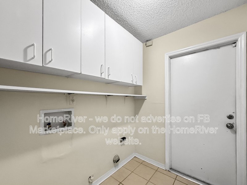 8163 Village Green Rd Orlando, FL 32818 property image