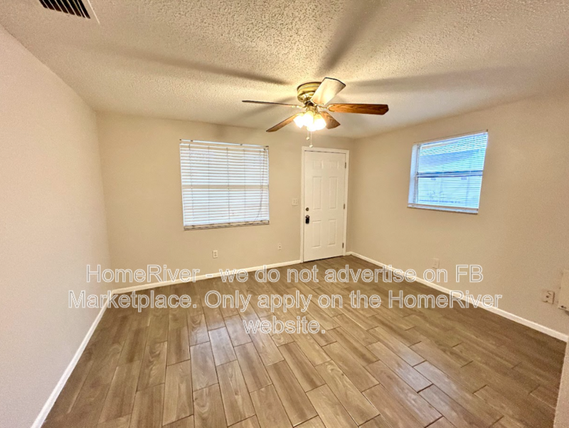 Do Not Miss Out - 1207 E 108th Ave Unit A1207 E 108th Ave Unit A Tampa property image