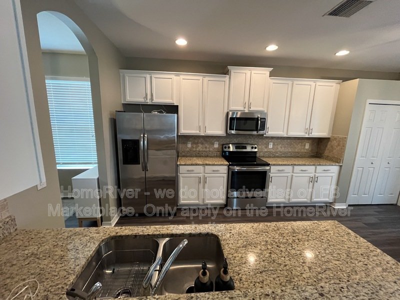 Now Available! - 12728 Avelar Creek Dr, Riverview property image