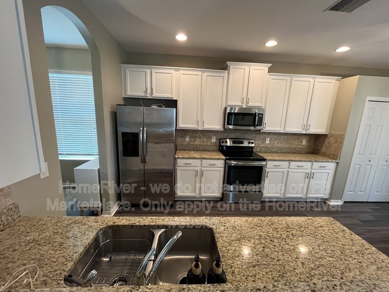 Now Available! - 12728 Avelar Creek Dr, Riverview property image