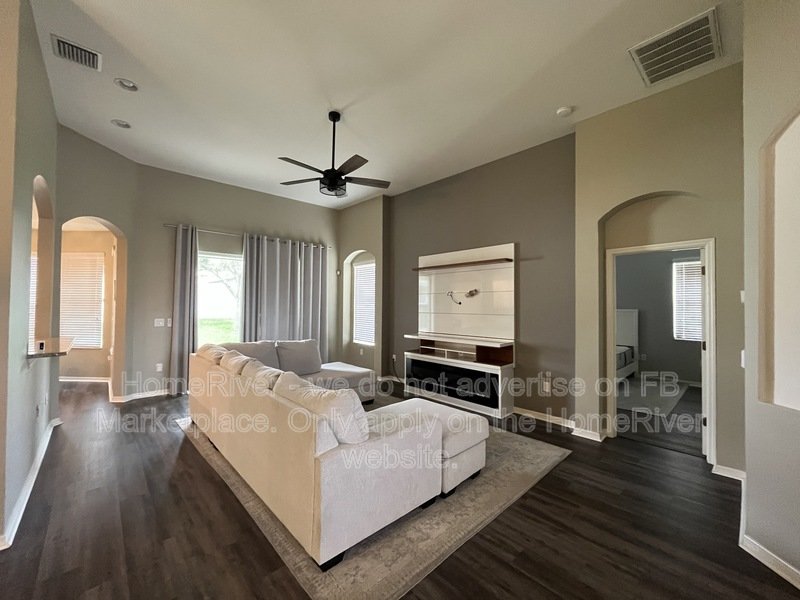 Now Available! - 12728 Avelar Creek Dr, Riverview property image