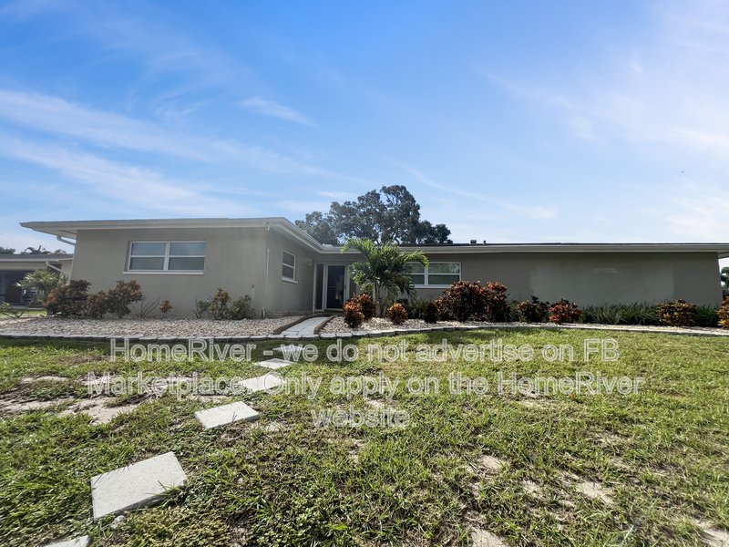 Move In Ready! - 10371 SILHAVY DR, LARGO FL 33774 property image