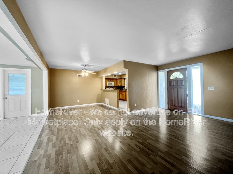 Move In Ready! - 10371 SILHAVY DR, LARGO FL 33774 property image