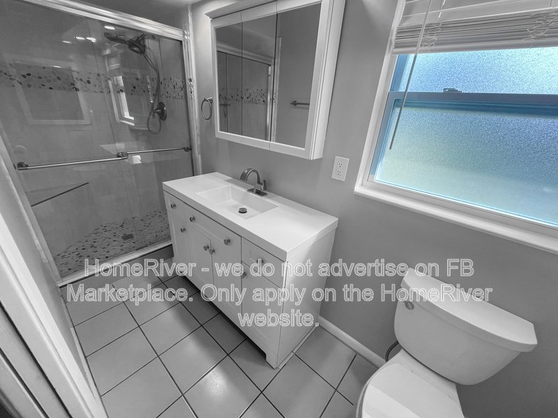 Move In Ready! - 10371 SILHAVY DR, LARGO FL 33774 property image