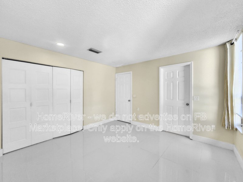 Move In Ready! -  2455 W Palm Dr. Tampa, FL 33629 property image