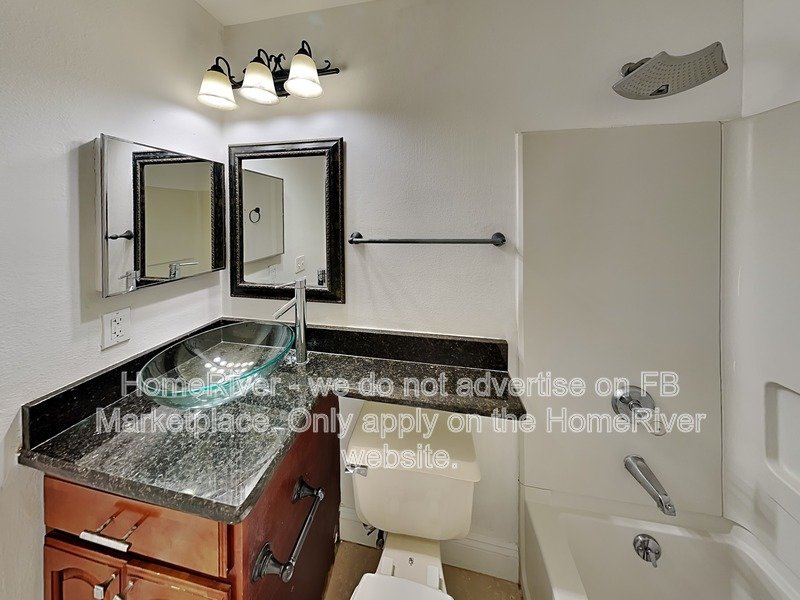 Available Now - 3651 N Goldenrod Rd. F11 property image