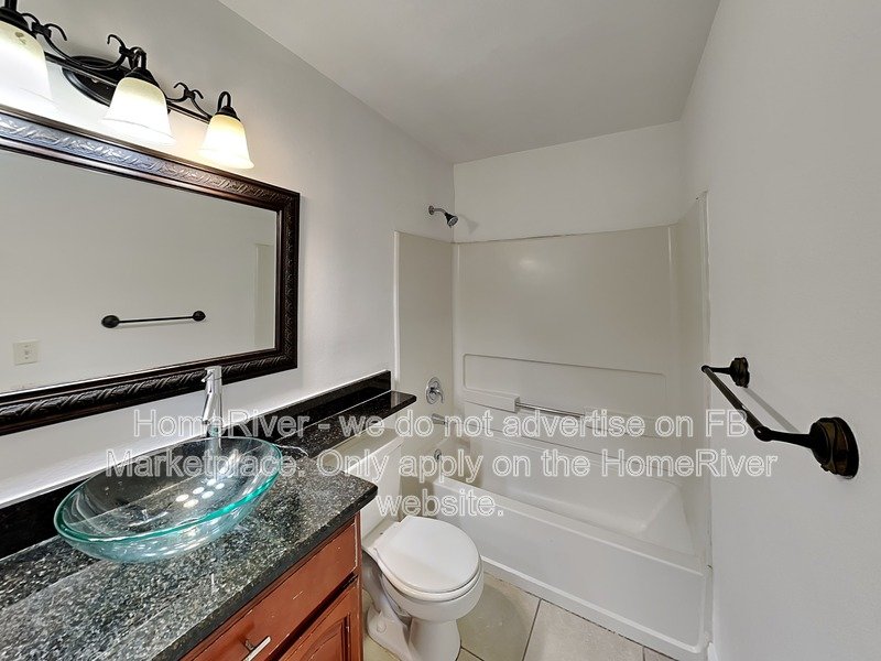 Available Now - 3651 N Goldenrod Rd. F11 property image