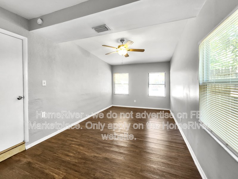 Available Now! 2120 Catalina Dr, Clearwater FL 33764 property image