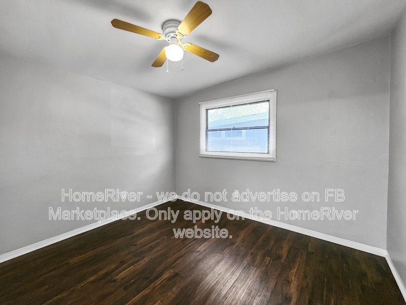 Available Now! 2120 Catalina Dr, Clearwater FL 33764 property image