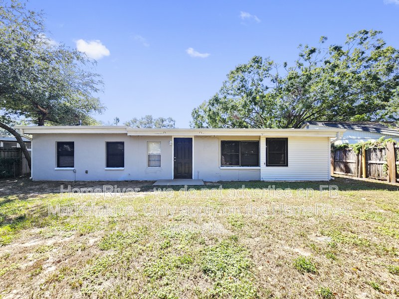 Available Now! 2120 Catalina Dr, Clearwater FL 33764 property image
