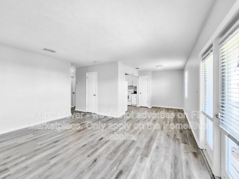 Move In Ready! - 215 Seahorse Dr SE Apt C Saint Petersburg, FL 33705 property image