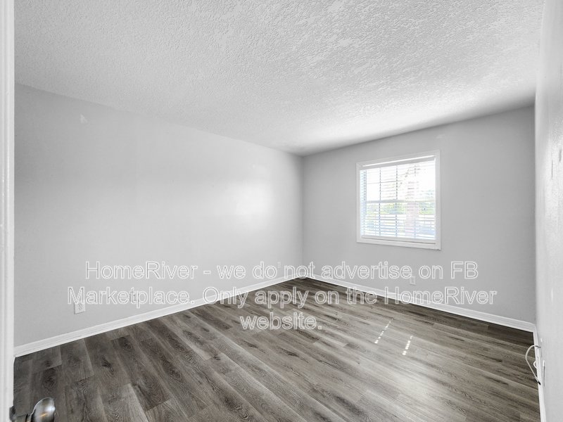 Move In Ready! - 215 Seahorse Dr SE Apt C Saint Petersburg, FL 33705 property image