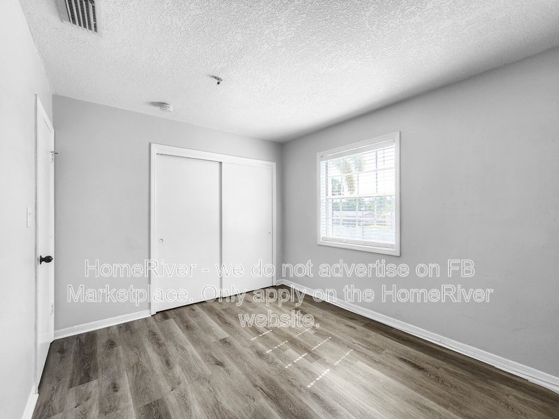Move In Ready! - 215 Seahorse Dr SE Apt C Saint Petersburg, FL 33705 property image