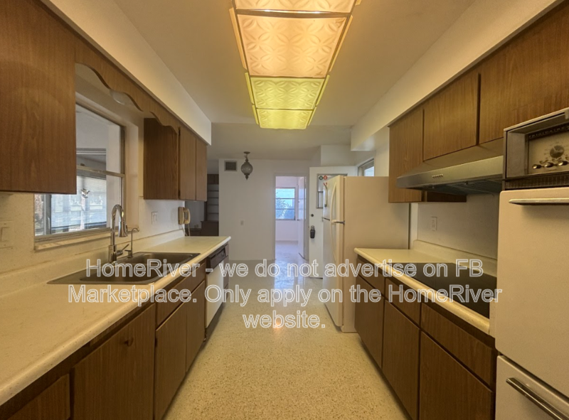 55+ Community - 1709 N PEBBLE BEACH BLVD, SUN CITY CENTER FL 33573 property image