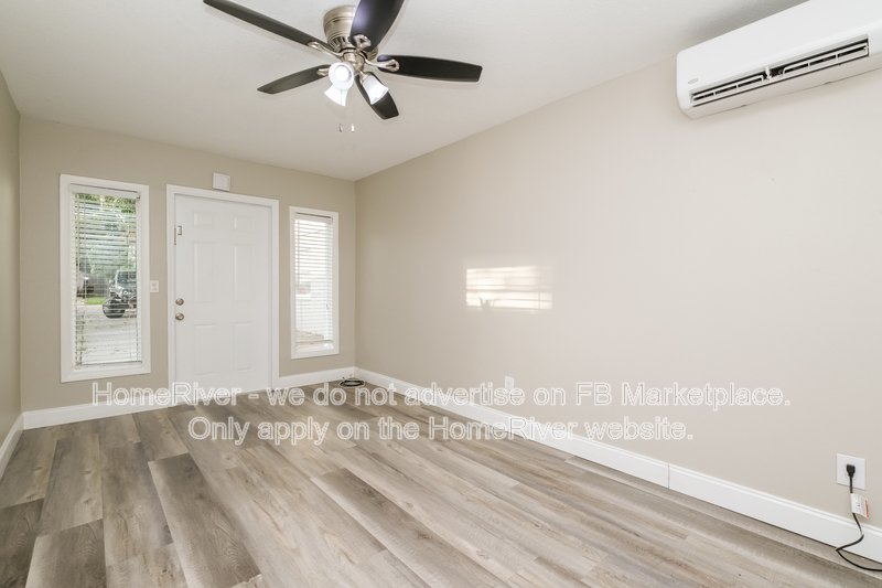 Available Now! 1203 1/2 Sheridan Rd, Clearwater FL 33755 property image