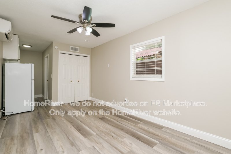 Available Now! 1203 1/2 Sheridan Rd, Clearwater FL 33755 property image
