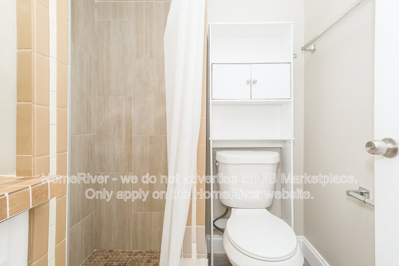 Available Now! 1203 1/2 Sheridan Rd, Clearwater FL 33755 property image