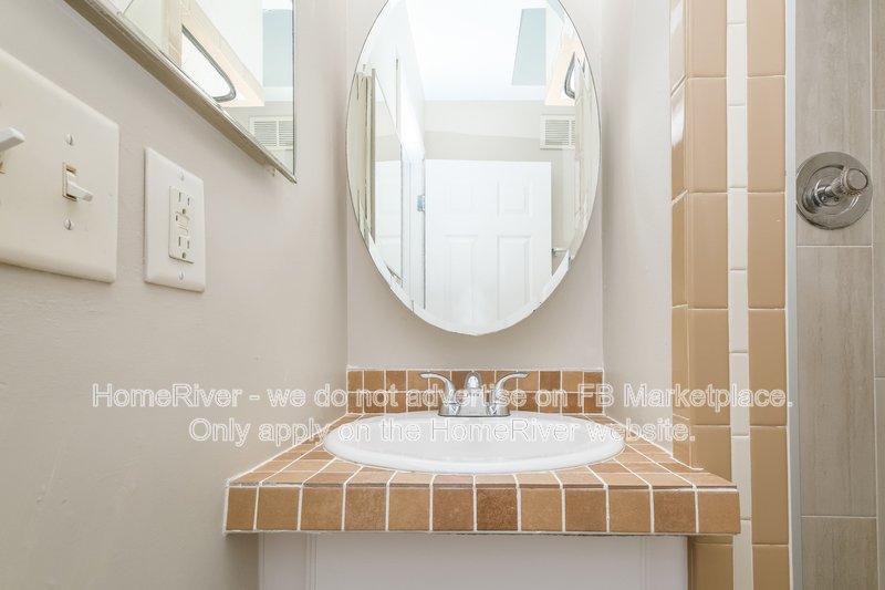 Available Now! 1203 1/2 Sheridan Rd, Clearwater FL 33755 property image