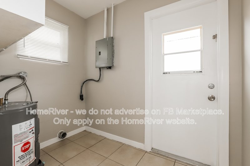 Available Now! 779 Lynndale Dr N, St Petersburg FL 33703 property image