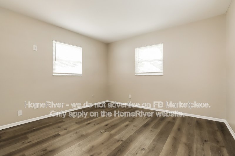 Available Now! 779 Lynndale Dr N, St Petersburg FL 33703 property image