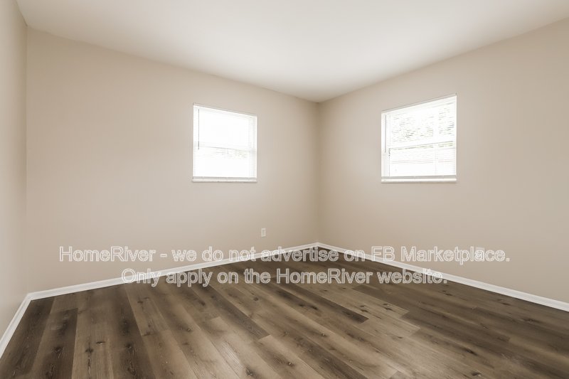 Available Now! 779 Lynndale Dr N, St Petersburg FL 33703 property image