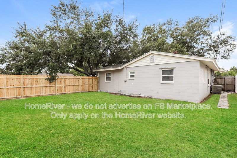 Available Now! 779 Lynndale Dr N, St Petersburg FL 33703 property image