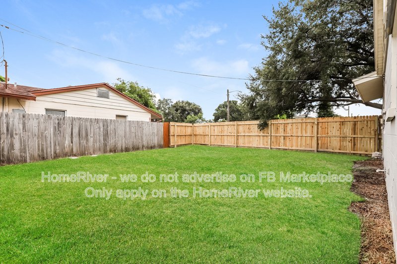 Available Now! 779 Lynndale Dr N, St Petersburg FL 33703 property image