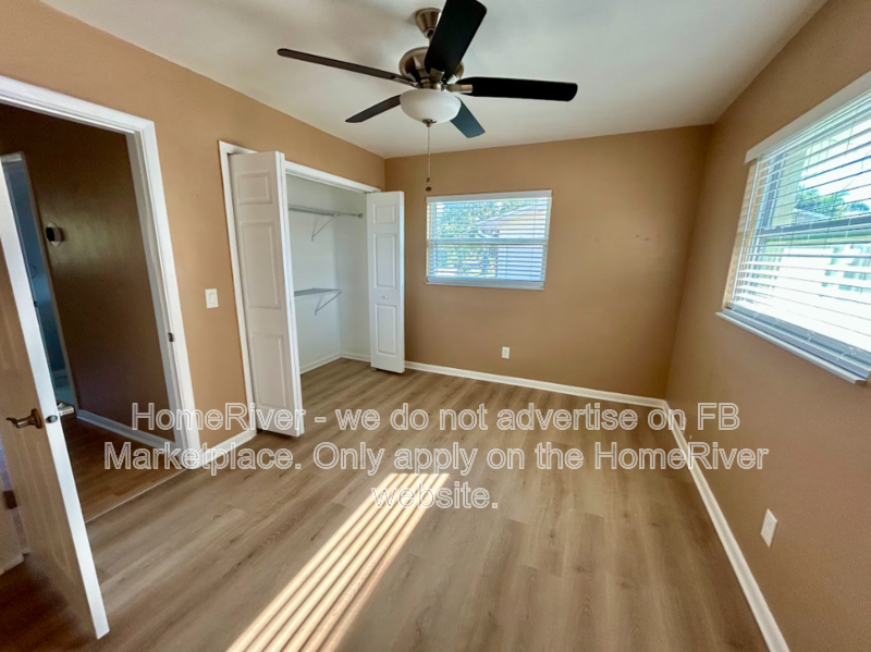 Move In Ready! - 10371 SILHAVY DR, LARGO FL 33774 property image