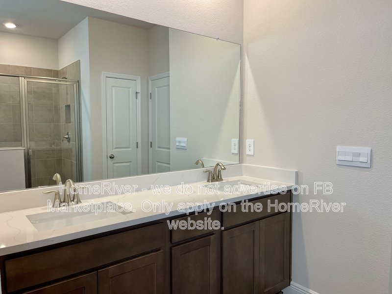 Available Now! - 2333 STRATTEN DR, ZEPHYRHILLS, FL property image