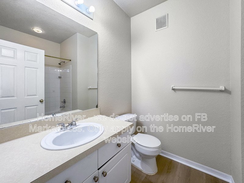Move in Ready! 18001 Richmond Place Dr Apt 822 property image