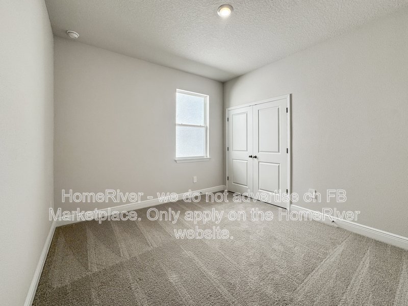 Available Now! - 2333 STRATTEN DR, ZEPHYRHILLS, FL property image