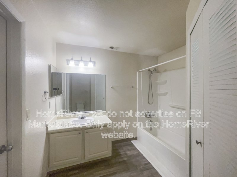 Move In Ready!-4716 Walden Cir Unit 1617 Orlando FL 32811 property image