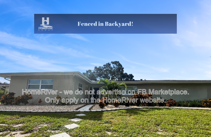 Move In Ready! - 10371 SILHAVY DR, LARGO FL 33774 property image